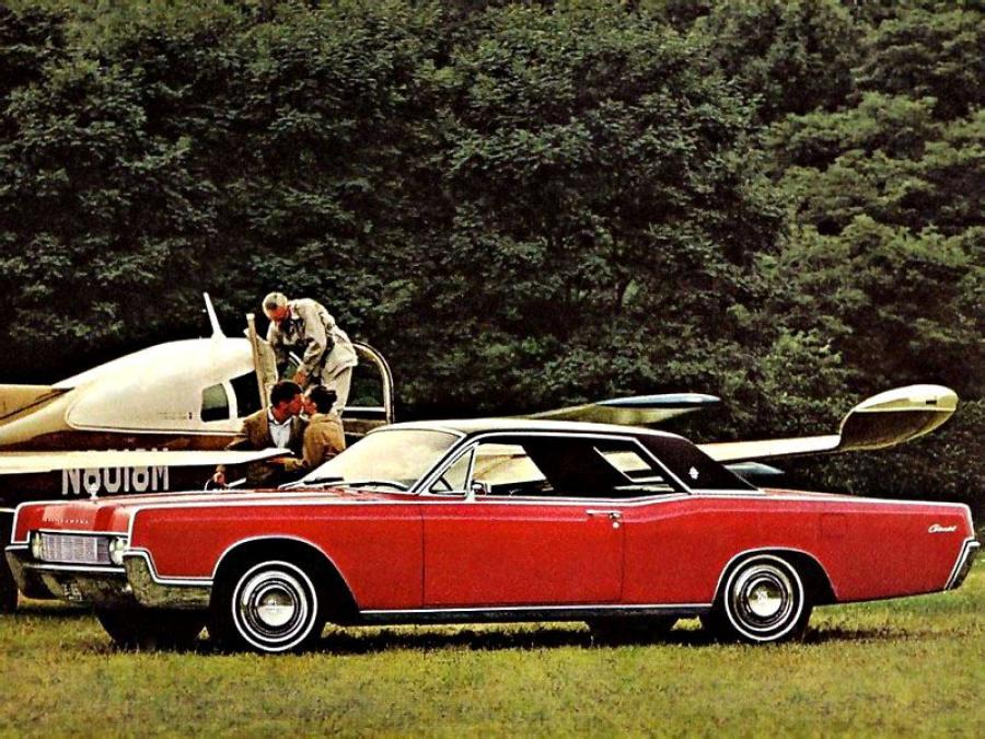  Lincoln Continental Hardtop Coupe 1967 года  (фото 2 из 2)